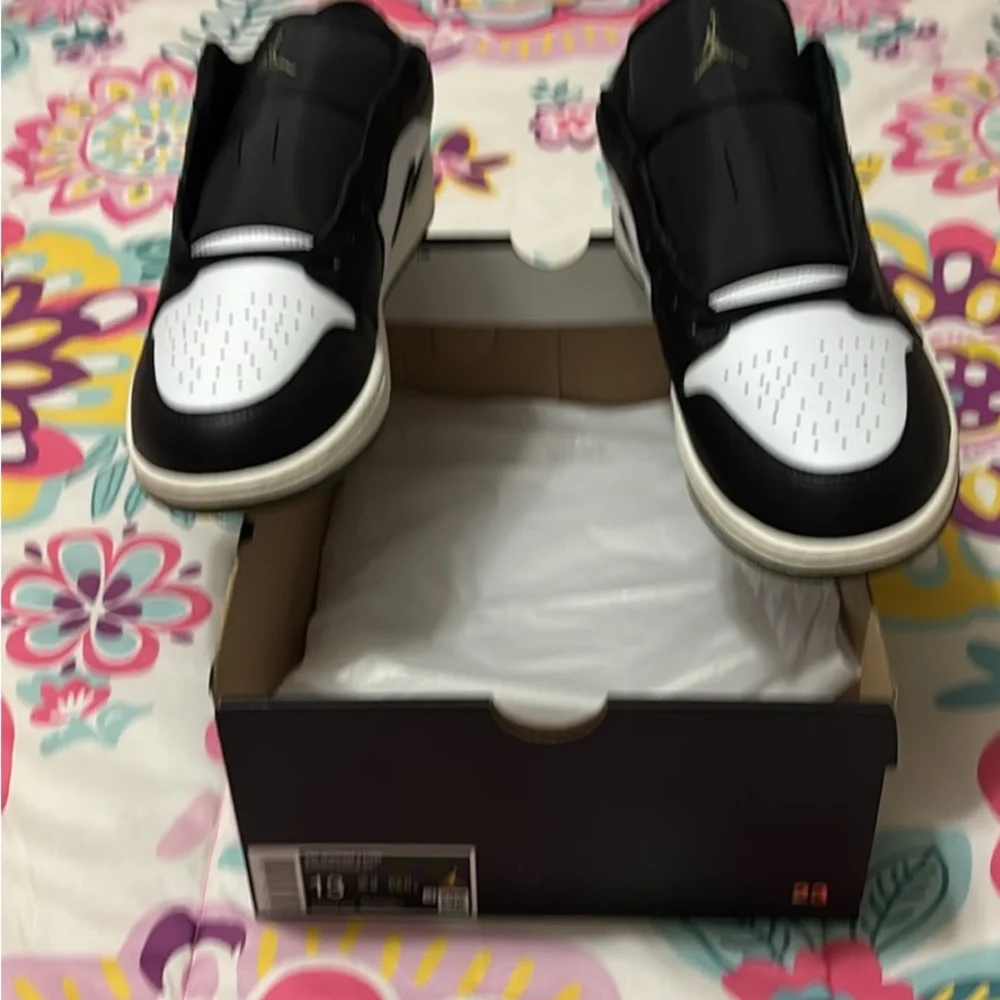 Men’s Air Jordan 1 Low Black,White olive green Sneakers